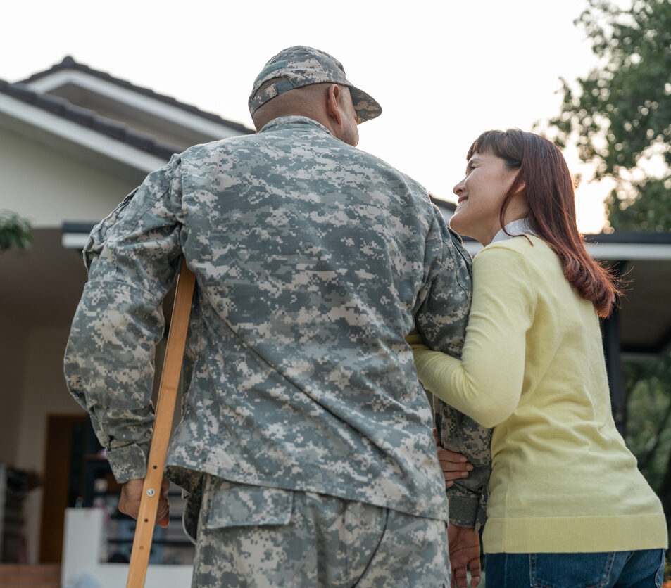 A veteran returning home from battle to see his wife and loved one embraced with affection upon meeting her. The hero, wounded while protecting his country, returned to his loved one to rest.